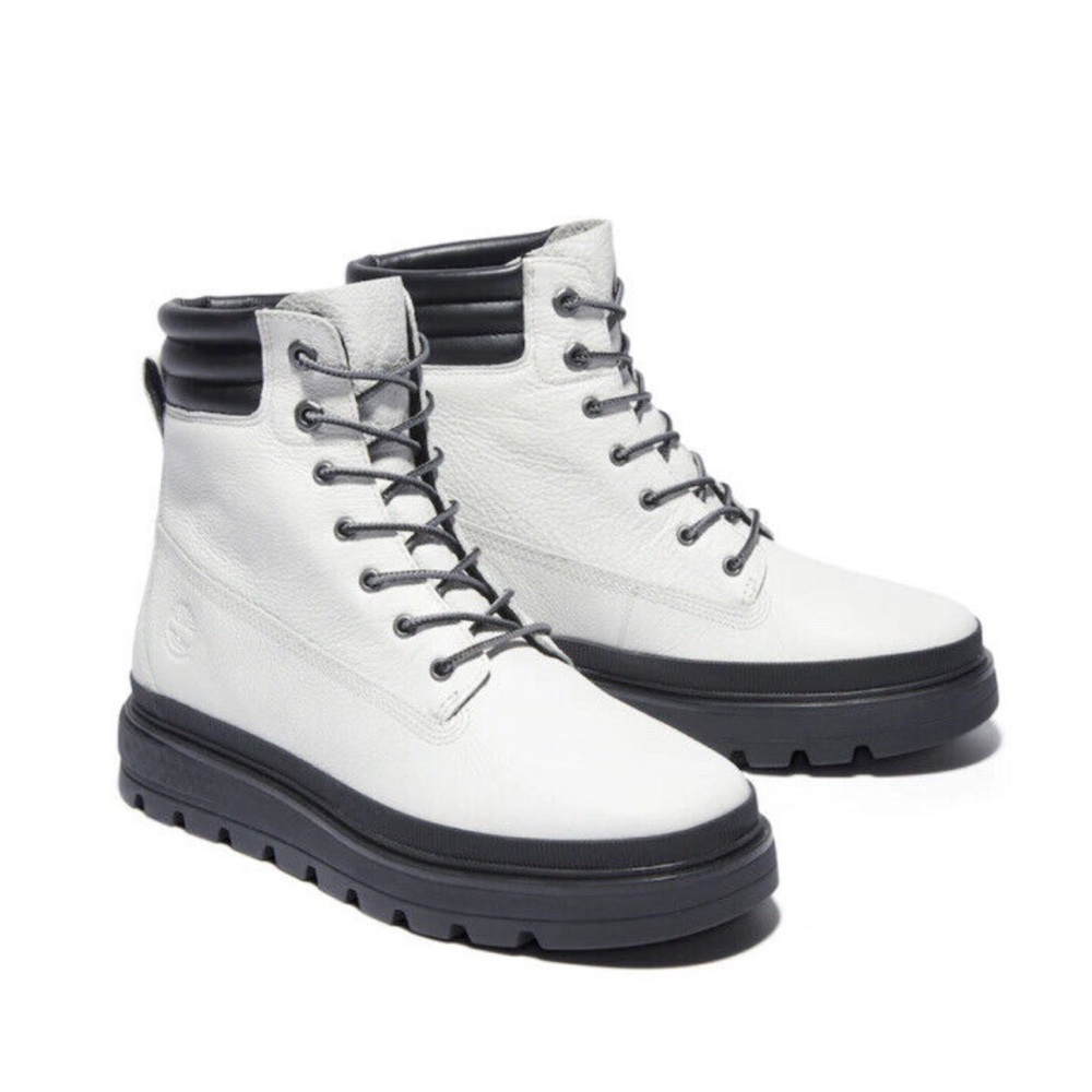 EUC Timberland Ray City white leather boot with heavy black sole and 7 hole lace